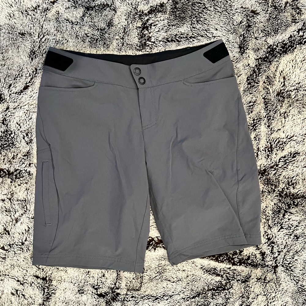 Women’s Specialized bike shorts size M
